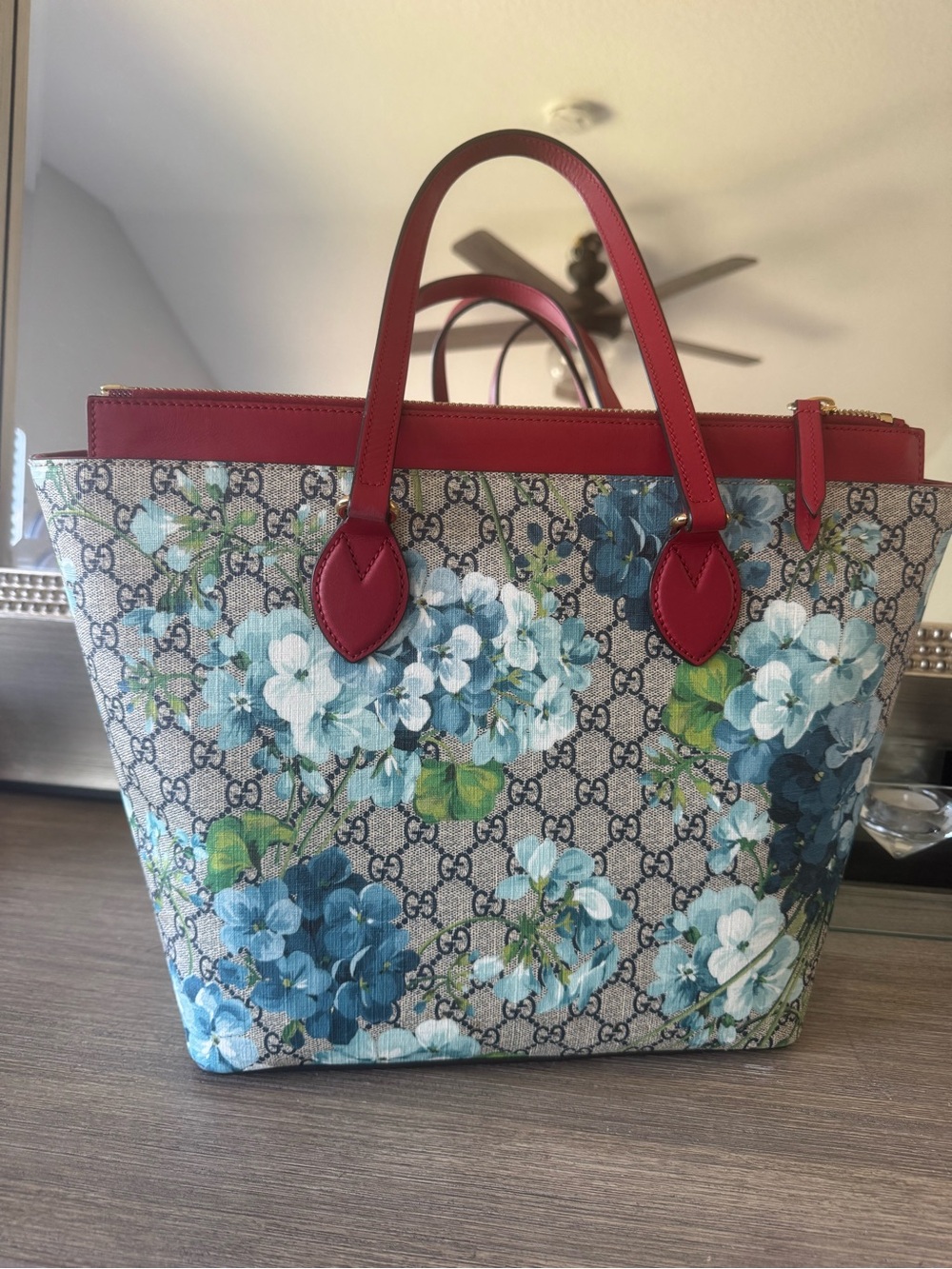 Gucci GG Supreme Monogram Blooms Medium. EUC. - Picture 4 of 16